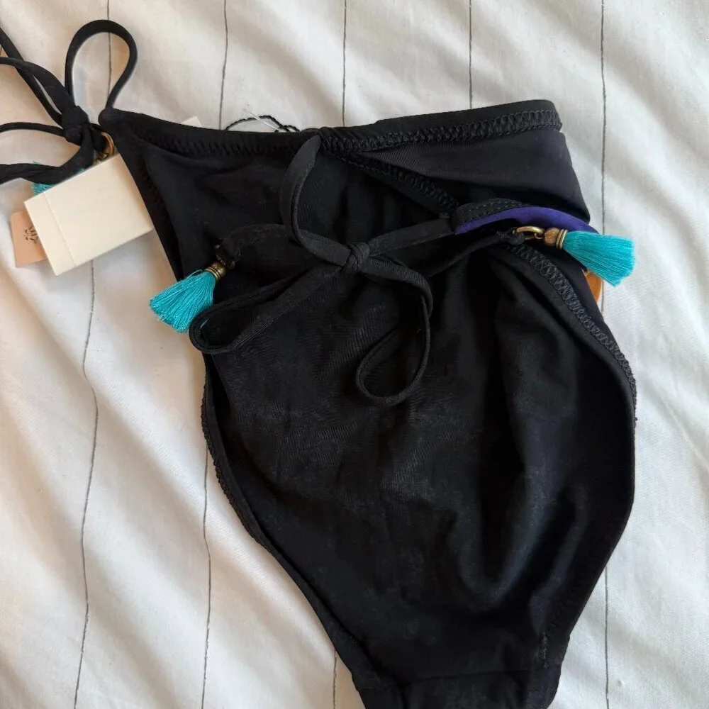 Nanette Lepore Large Serengeti Bikini top and. bottom